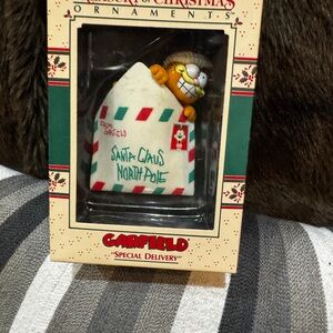 Garfield Christmas Ornament special delivery 1978‎